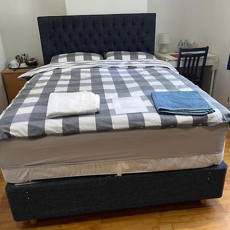 Large Double Bedroom With Free On Site Parking Kingston upon Thames  Zewnętrze zdjęcie